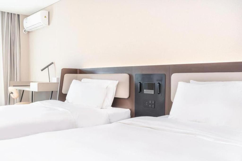 Hanting Wangfujing Hotel 2*