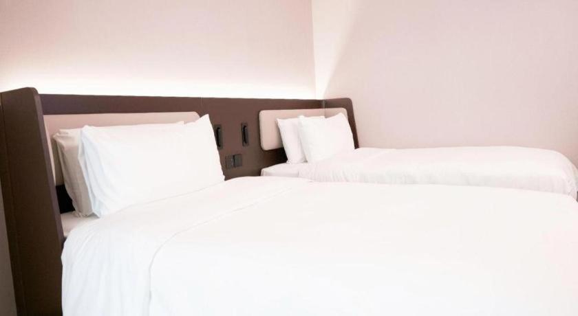 Hanting Wangfujing Hotel 2*