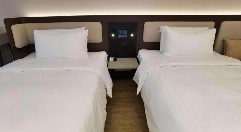 Hanting Wangfujing Hotel
